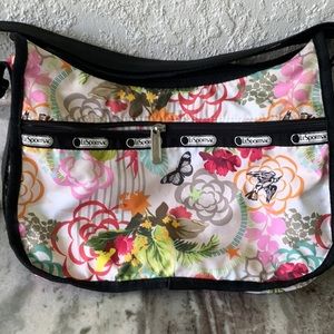 EUC LeSportsac classic shoulder bag